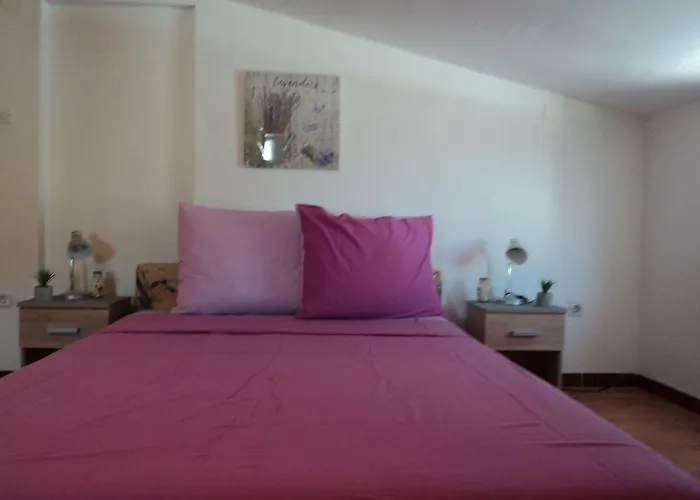 Studio Apartments Ana